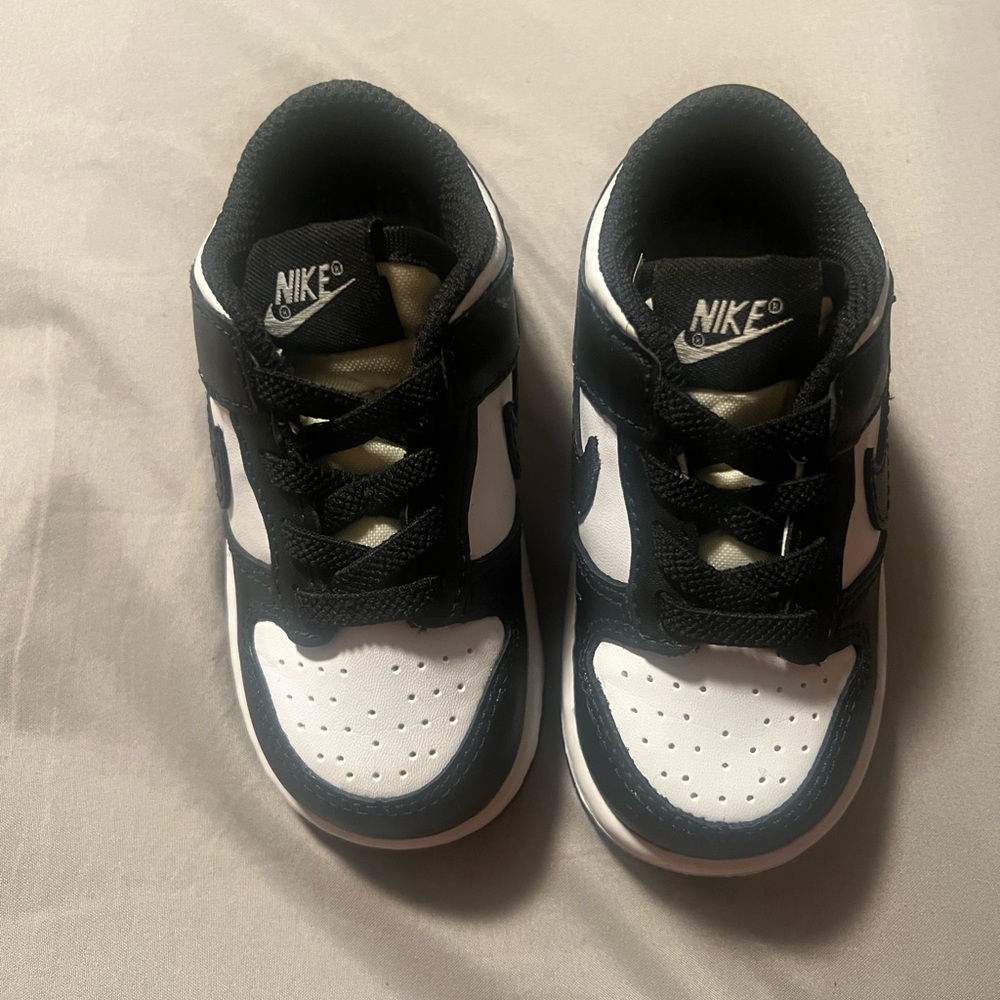 Like new Panda low top toddler size 6c !